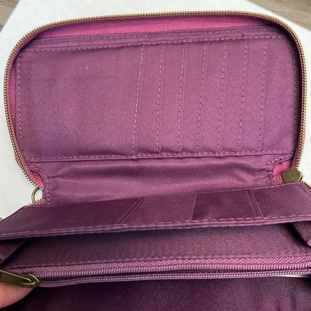 TRAVELON PURPLE ZIP AROUND WALLET RFID
